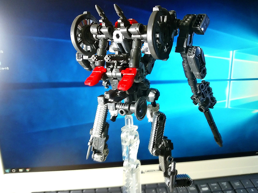 2018-01-15_diaclone_dirtlorder-gyroseptor3.jpg