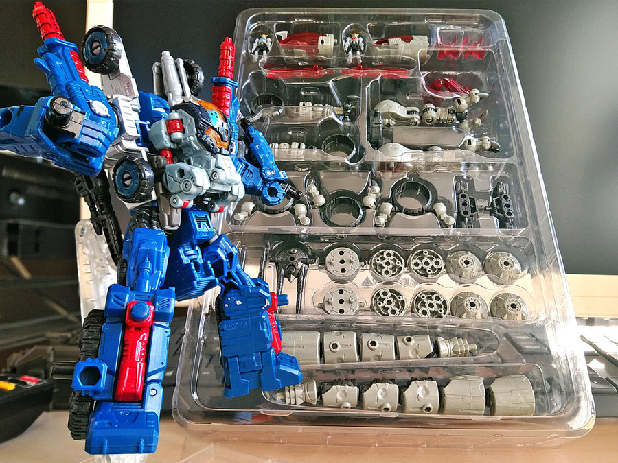 2019-02-28_transformers-siege_autobot-cog_vs.jpg