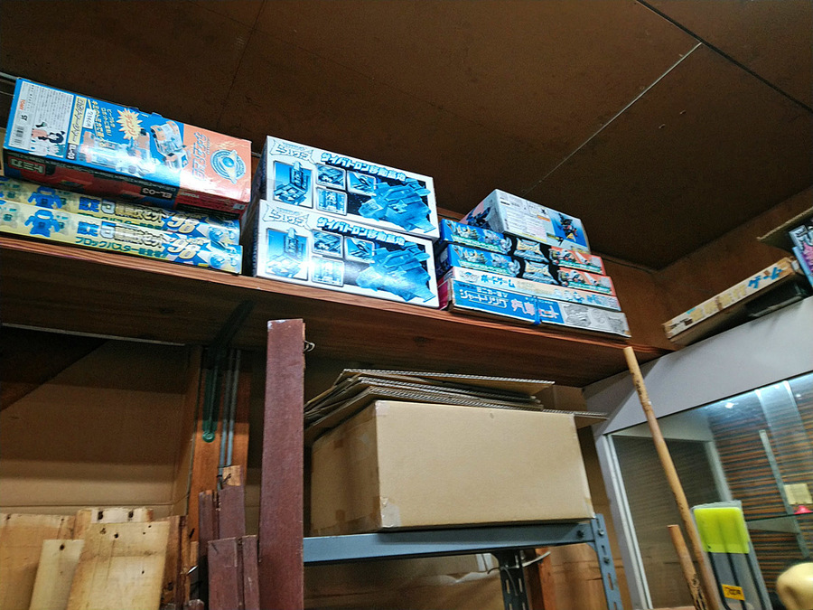 2018-05-02_cybertron-mobile-base-station0.jpg