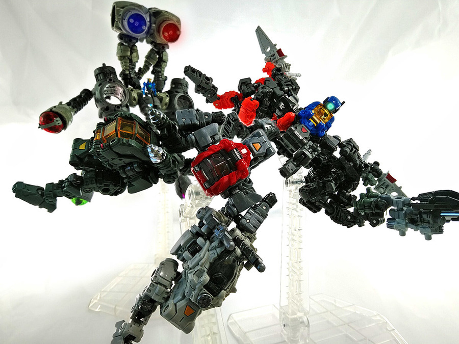 2018-12-28_diaclone-maneuver-6-unite_vs6.jpg