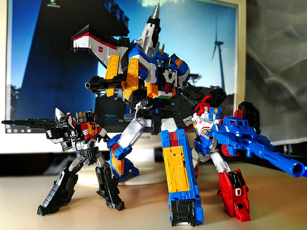 2019-04-29_transformers-legends_lgex-bigpowerd_powerd-masters2.jpg