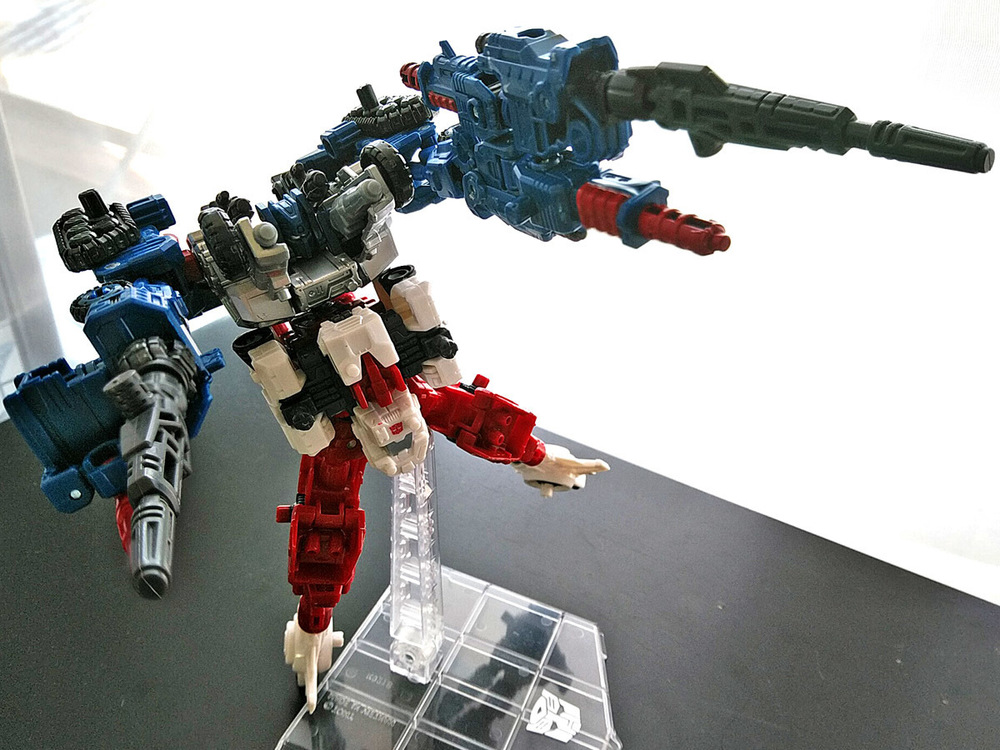 2019-05-31_transformers-siege_sixgun_cog-six10.jpg