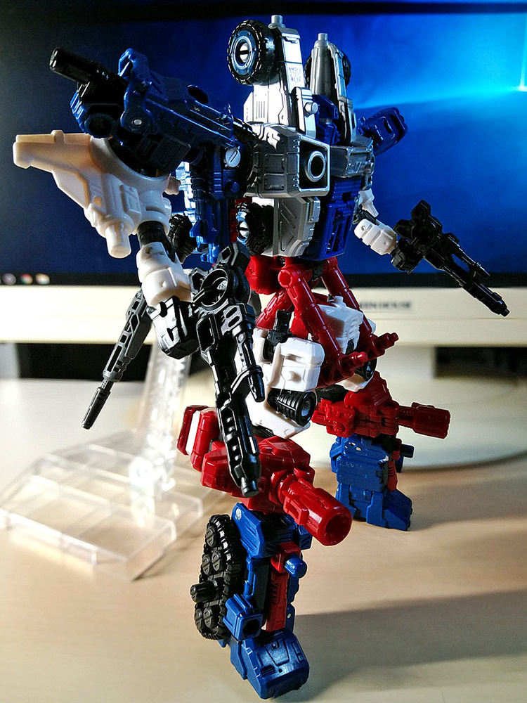 2019-05-31_transformers-siege_sixgun_cog-six2-4.jpg