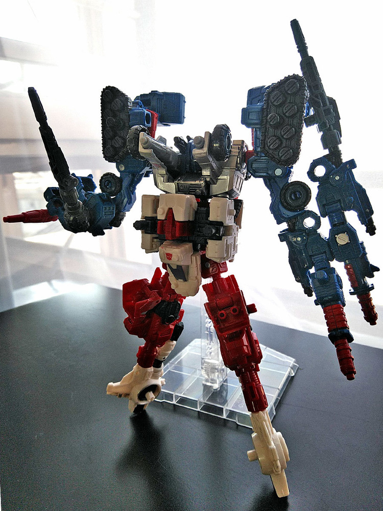 2019-05-31_transformers-siege_sixgun_cog-six2.jpg