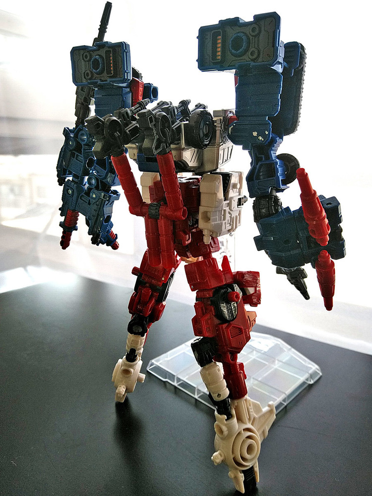 2019-05-31_transformers-siege_sixgun_cog-six3.jpg