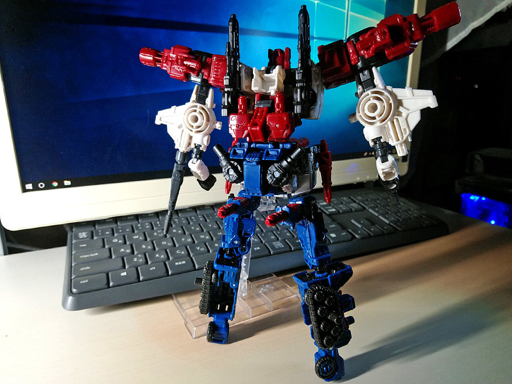 2019-05-31_transformers-siege_sixgun_six-cog2.jpg