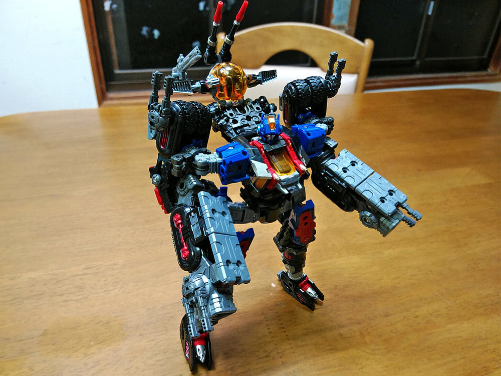 2019-10-30_daiaclone-trivers-tridasher_armorup_strike-buffalo1.jpg