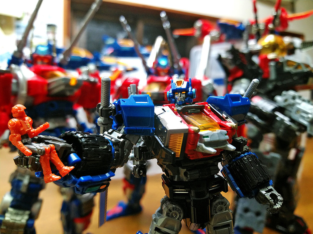 2019-10-30_daiaclone-trivers-tridasher_groupshot1.jpg