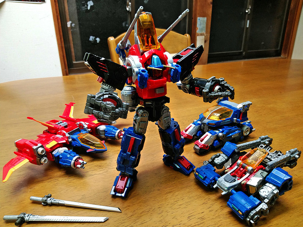 2019-10-30_daiaclone-trivers-tridasher_unite-robo.jpg