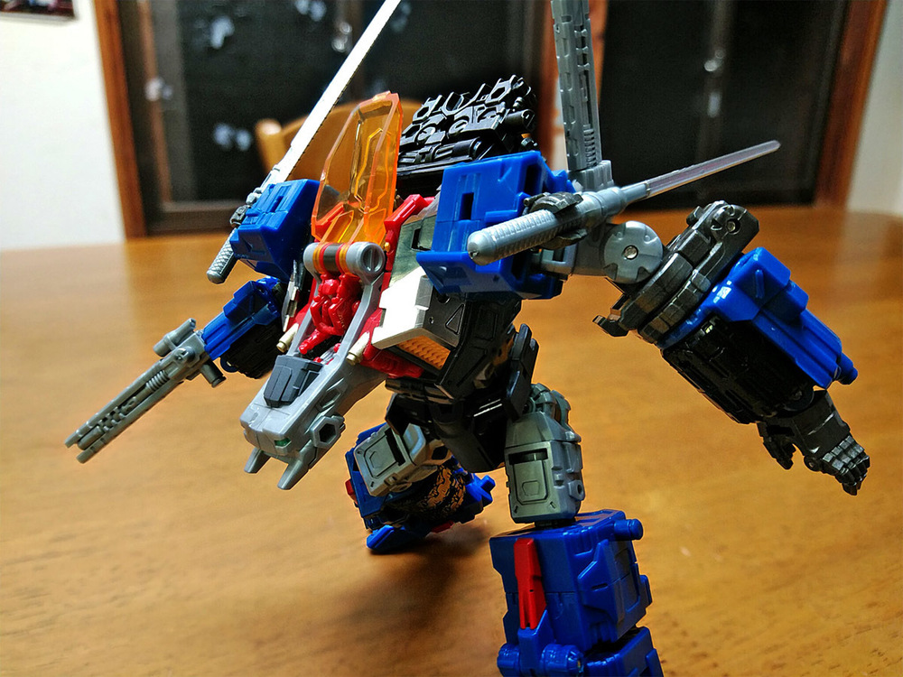 2019-10-30_daiaclone-trivers-tridasher_unite-robo1.jpg
