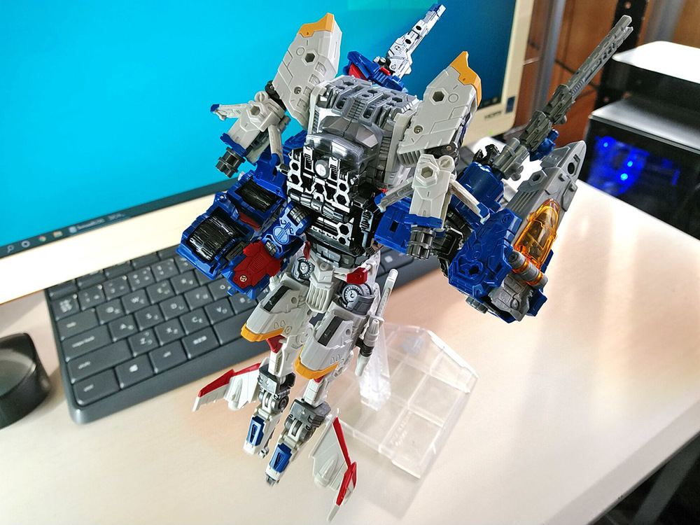 2019-12-12_diaclone-reboot_trivers-trijetter_vers-system_mode2-2.jpg