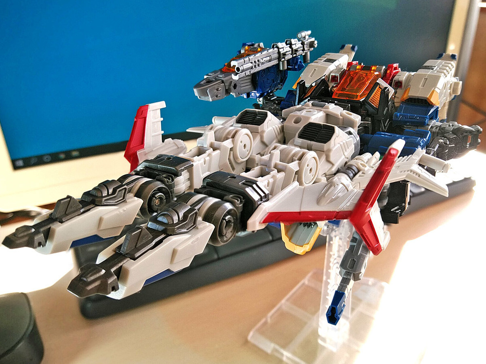 2019-12-12_diaclone-reboot_trivers-trijetter_vers-system_mode4-1.jpg