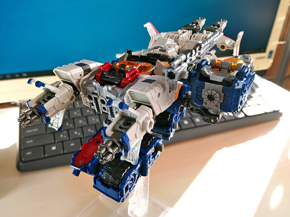 2019-12-12_diaclone-reboot_trivers-trijetter_vers-system_mode4-3.jpg