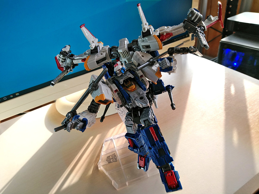 2019-12-20_diaclone-reboot_trivers-trijetter_mode-robo1_wing2.jpg