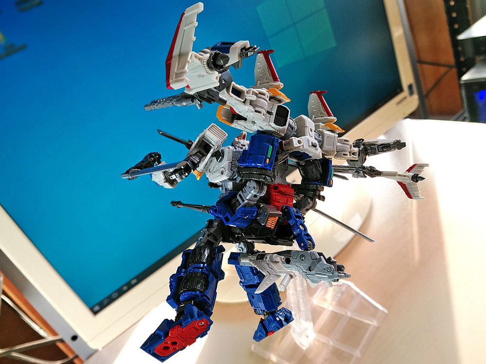 2019-12-20_diaclone-reboot_trivers-trijetter_mode-robo1_wing4.jpg