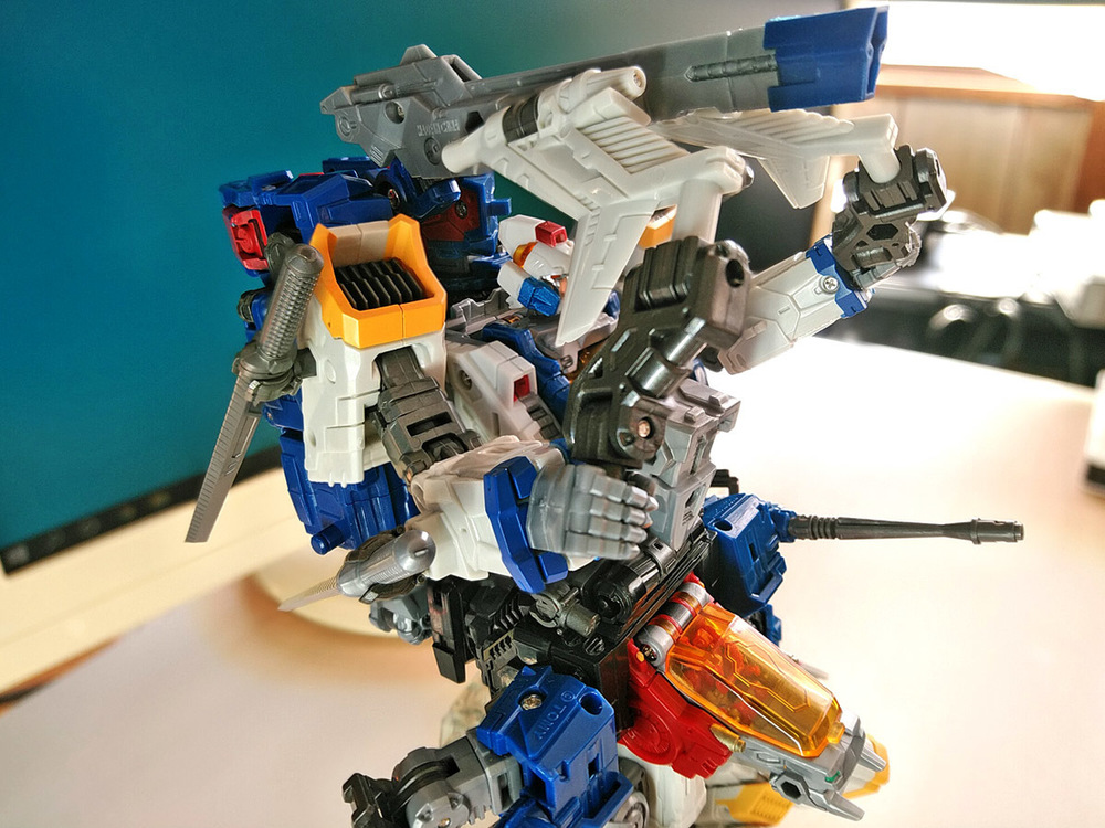 2019-12-20_diaclone-reboot_trivers-trijetter_mode-robo2_extension-arm.jpg