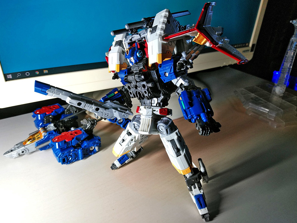 2019-12-29_diaclone-reboot_trivers-trijetter_gattai-robo1-7.jpg
