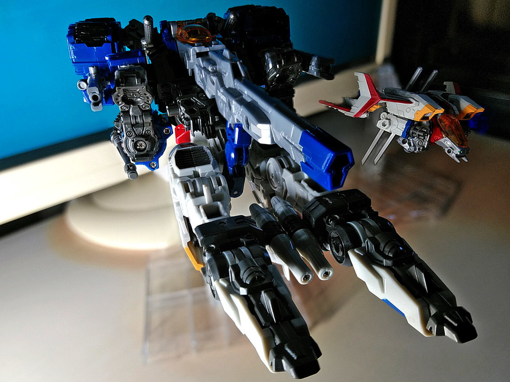 2019-12-29_diaclone-reboot_trivers-trijetter_gattai-tank-2.jpg