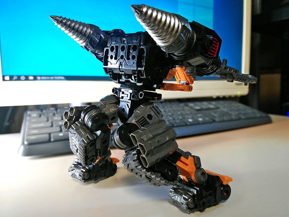 2020-02-06_diaclone-trivers_tridigger_long-cannon3.jpg