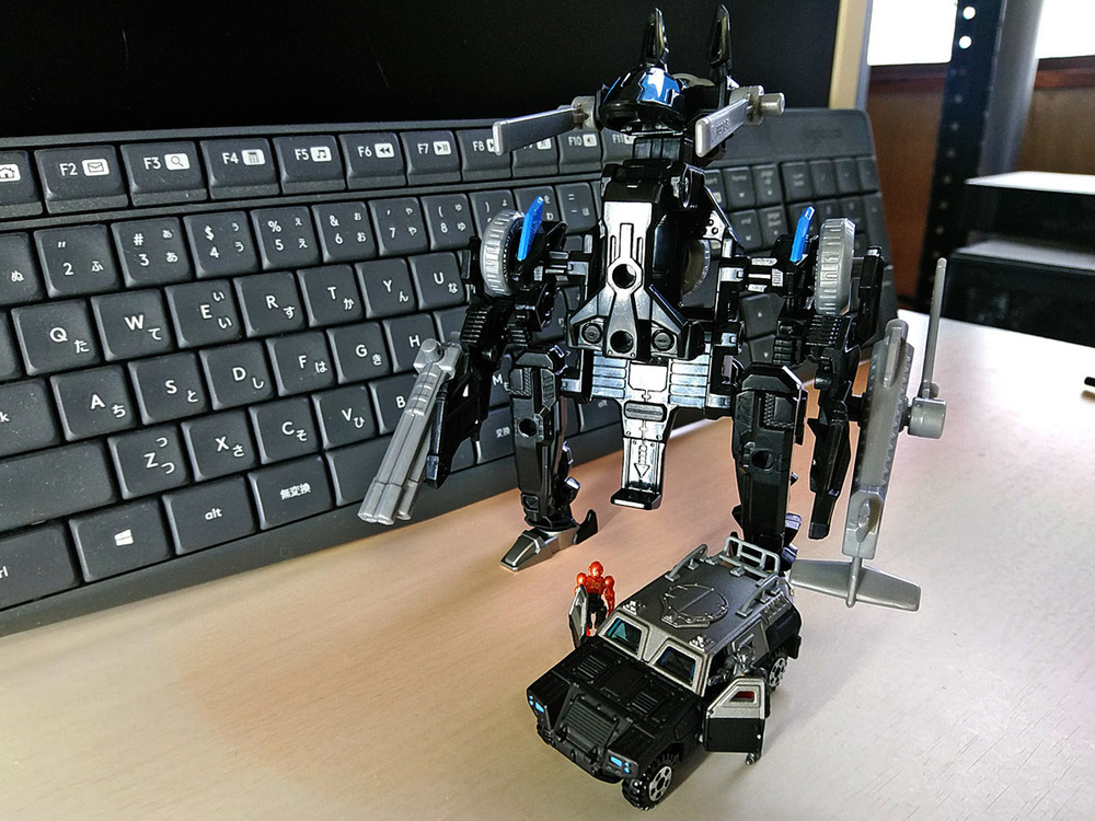 2020-02-23_tomica-hyper-bluepolice_buildup-tomica_powerd-armor-set4.jpg