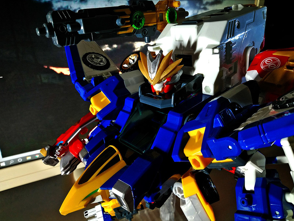 2020-04-23_earth-granner_kizuna-gattai_leo-eagle-cheetah5.jpg