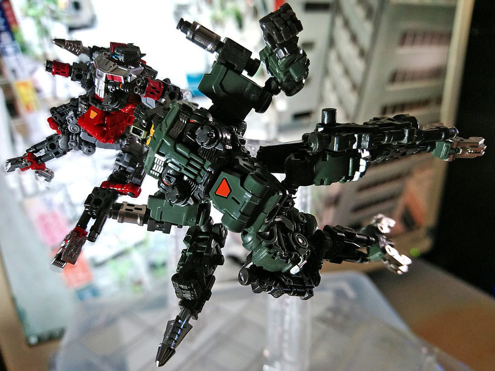 2020-05-27_diaclone_powerd-maneuver-epsilons_separate3-3.jpg