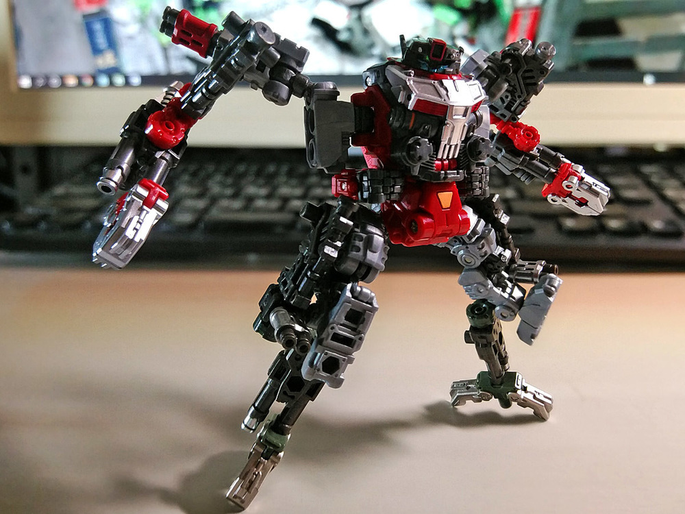 2020-05-27_diaclone_powerd-maneuver-epsilons_separate4-3.jpg